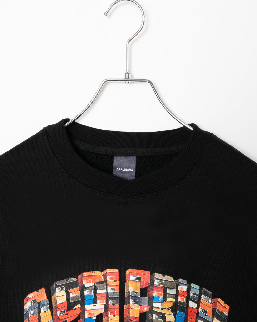 【2月販売予定】“K.B.A.S.” Logo Crew Sweat / 2610403