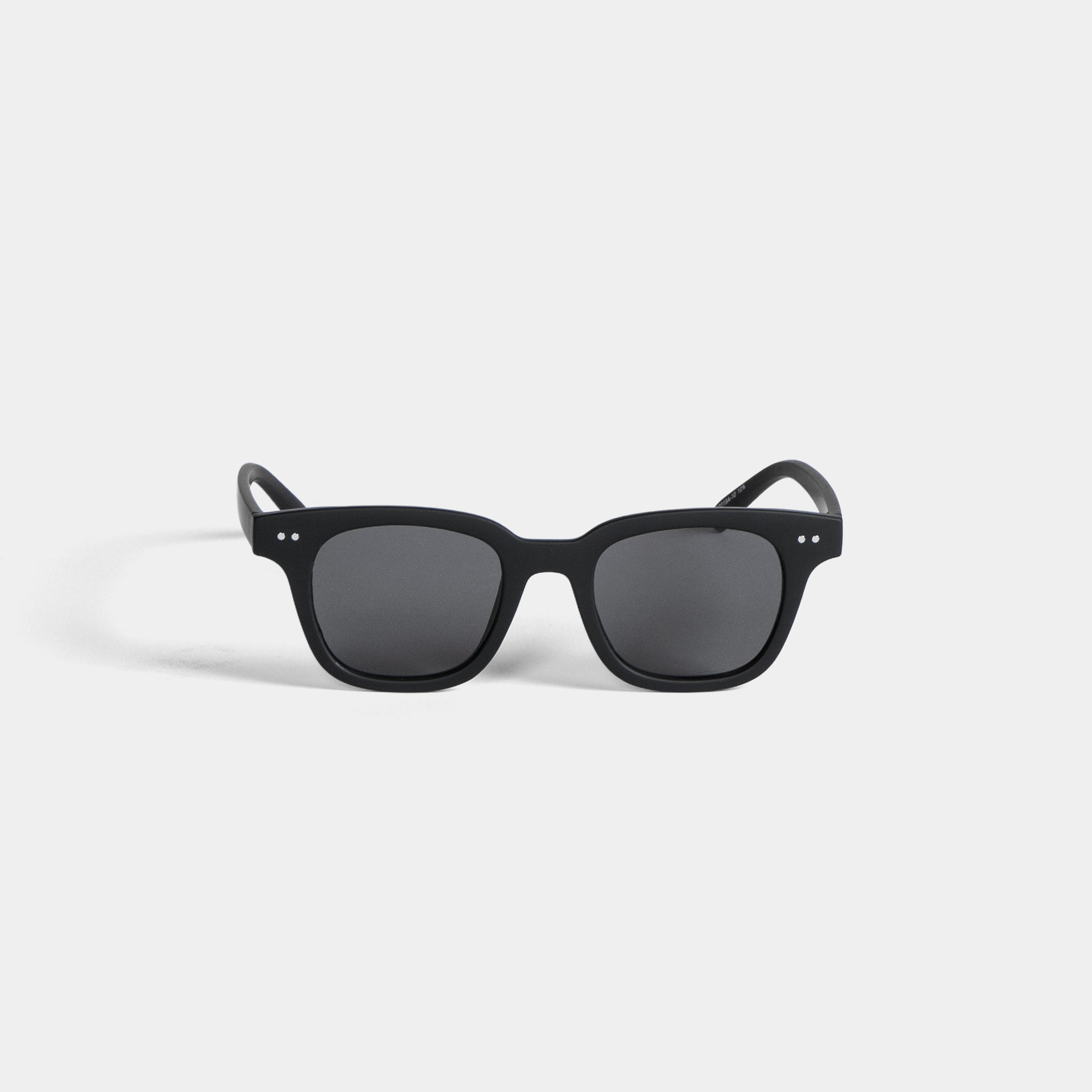 “Marcus” Sunglasses [Black/Dark Gray] / 2411011