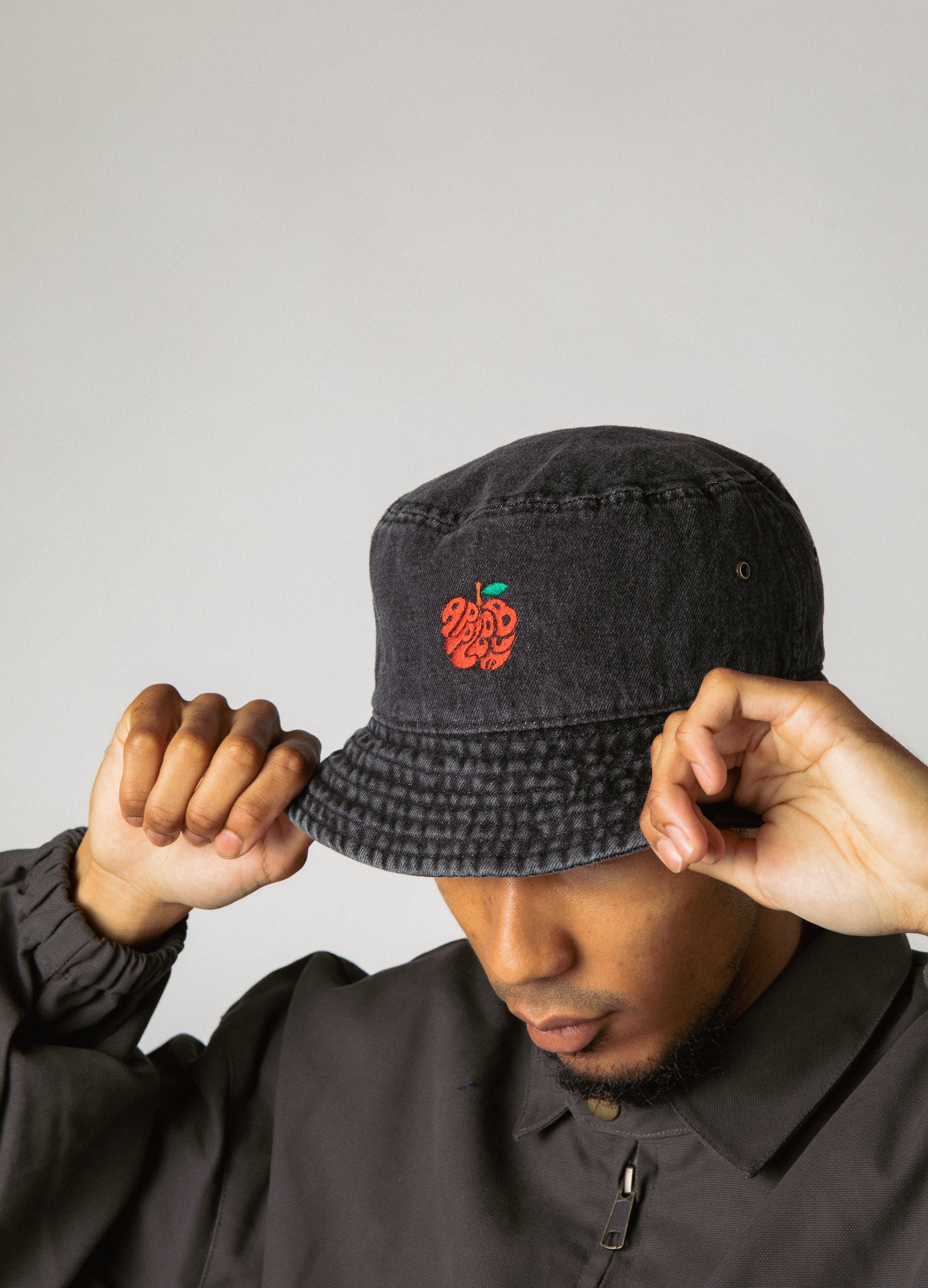 “Apple Logo" Denim Bucket Hat [Black] / 2420906