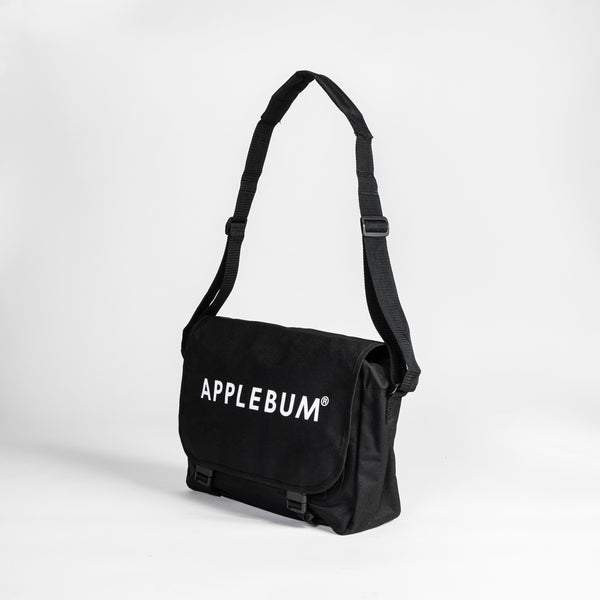 Logo Messenger Bag [Black] / 2411013