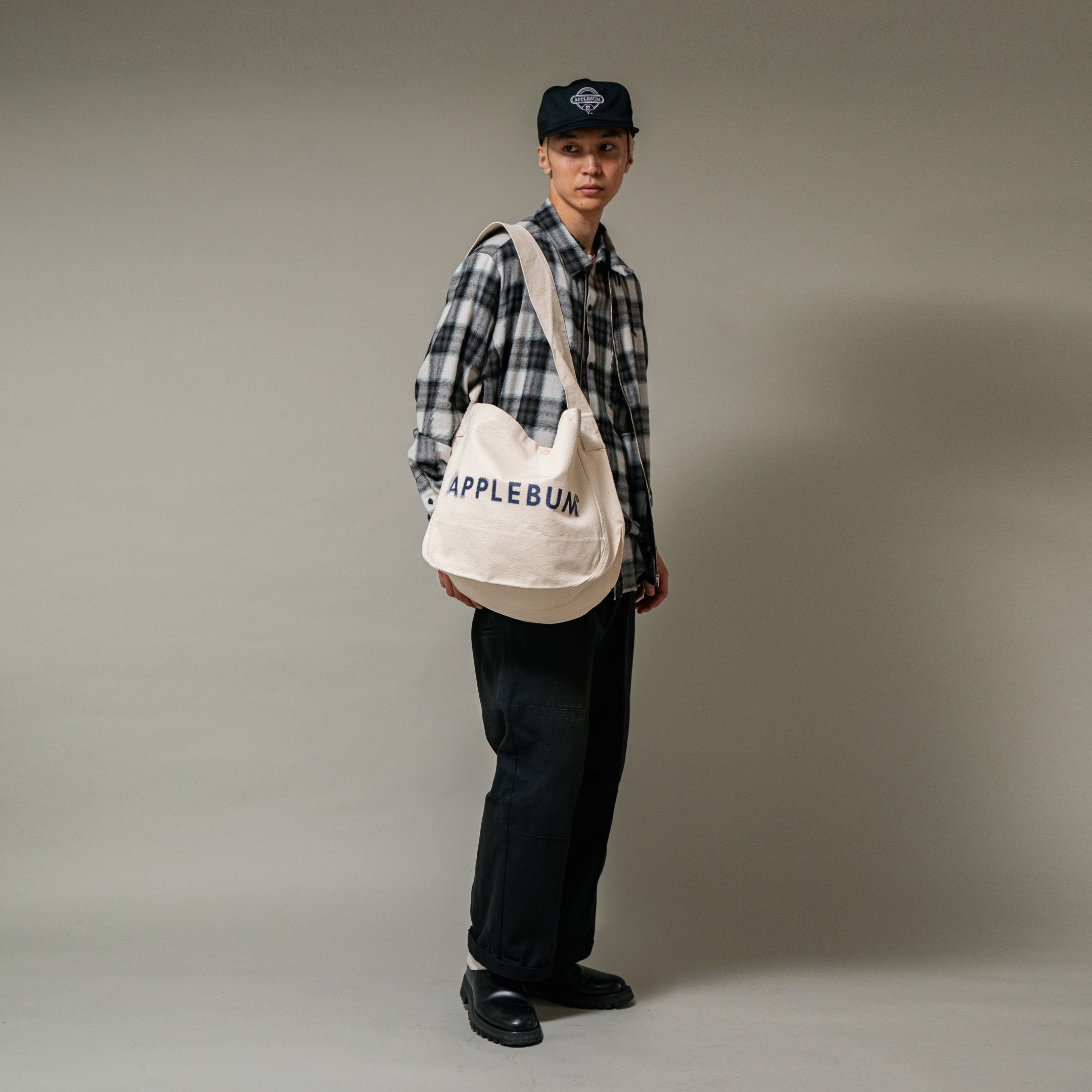 【2月発売予定】Blurry Logo Shoulder Bag [TiEDYE FREAK] / 2511012