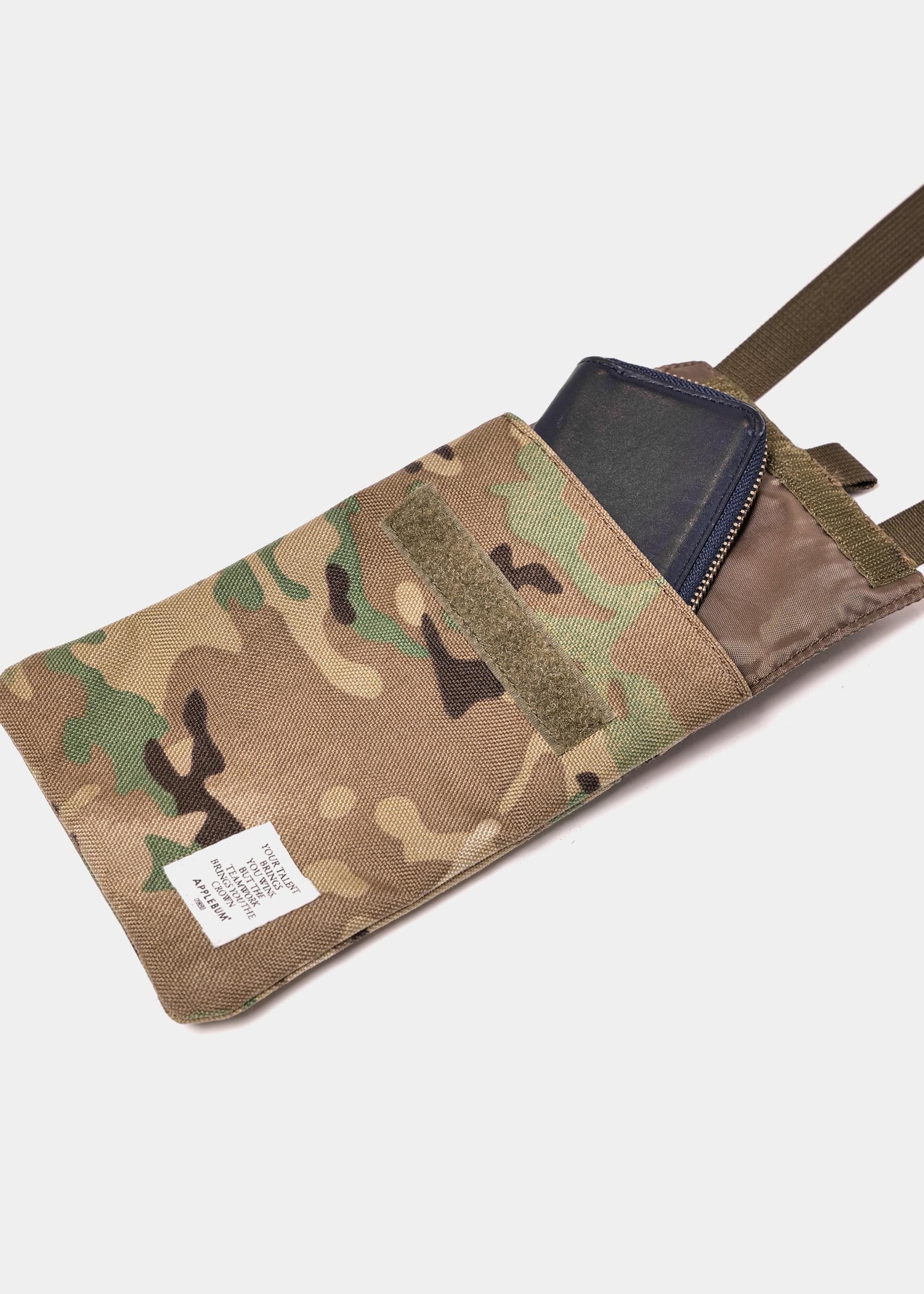 Camo Neck Pouch / 2521010