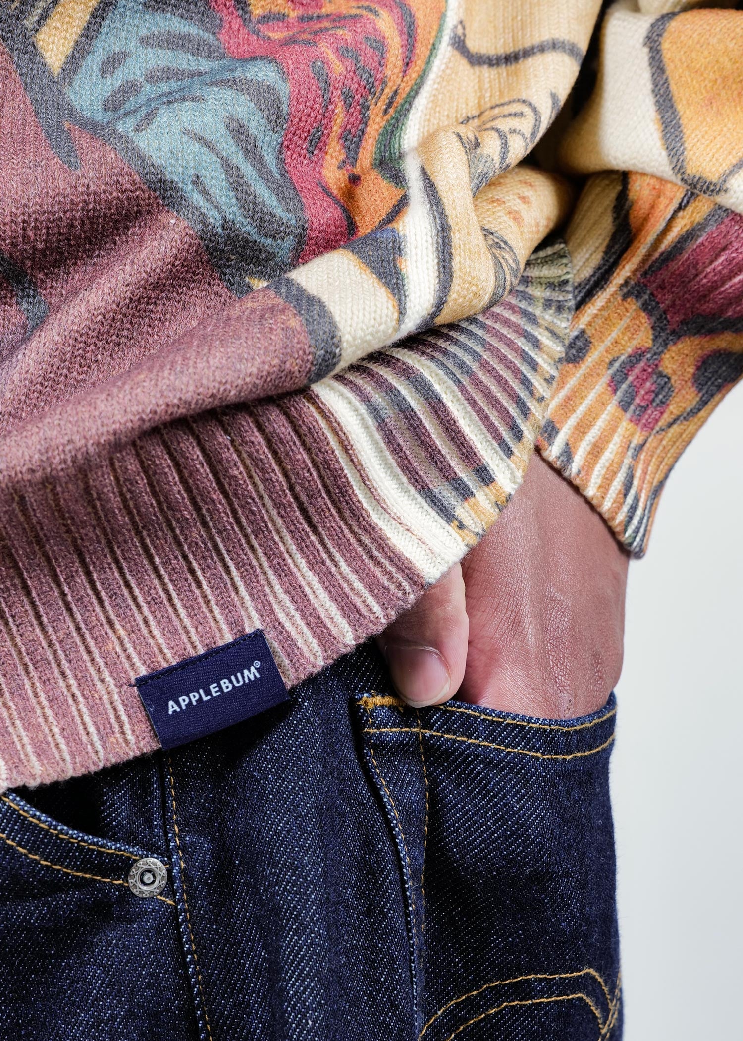 Notorious” Crew Sweater / 2520502