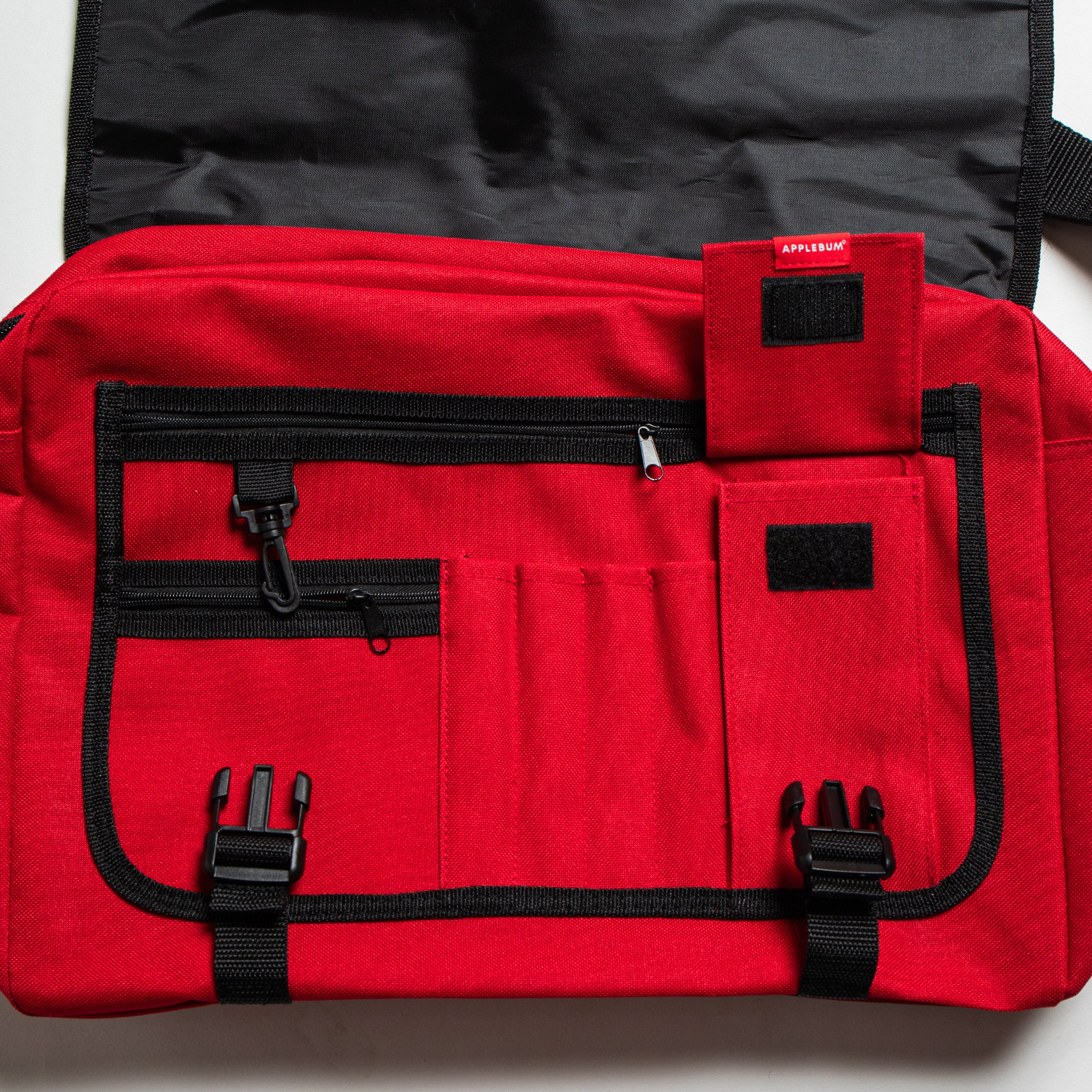 Logo Messenger Bag [Red] / 2411013