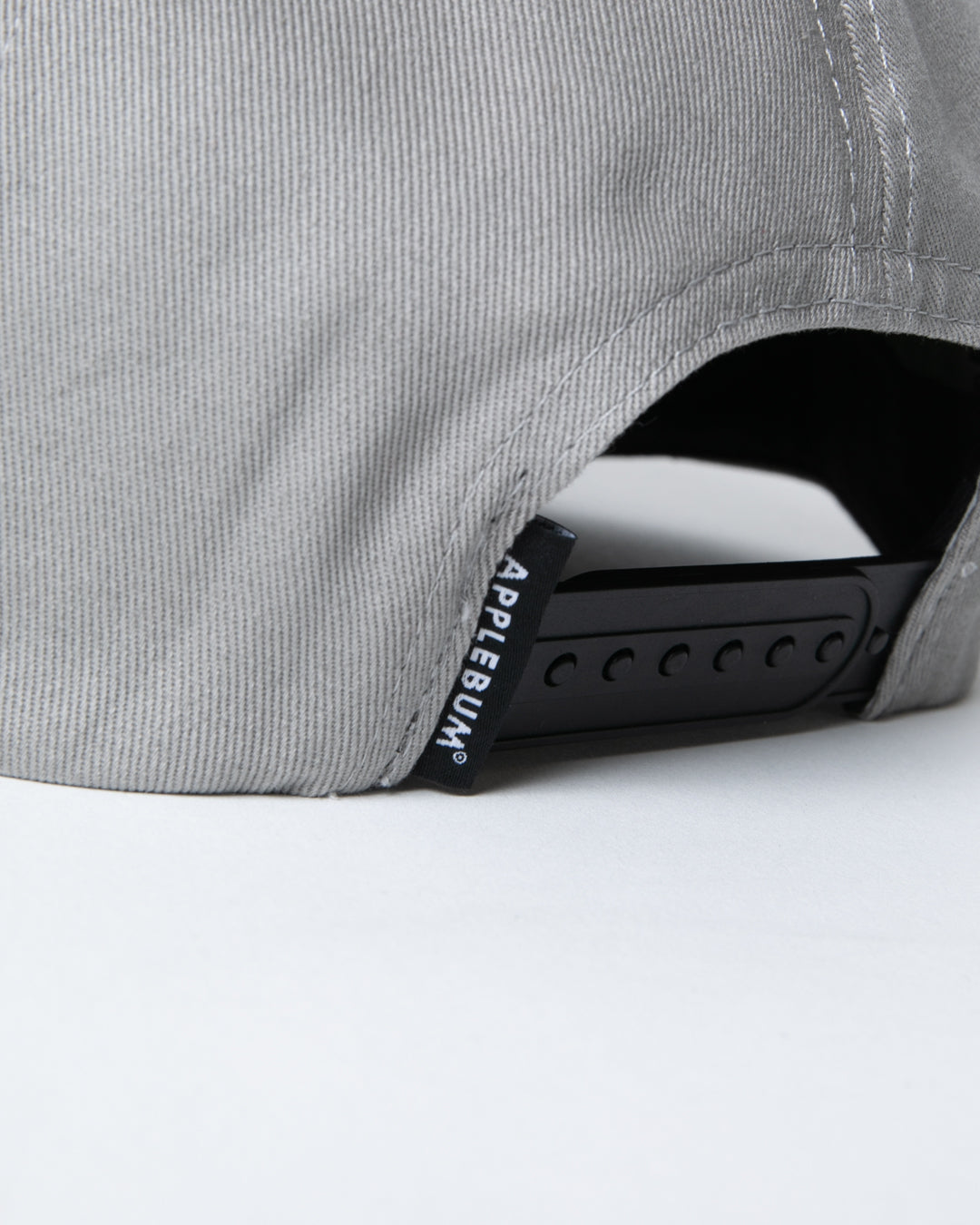 【4月発売予定】“Old English Logo” 5 Panel Cap / 2610902