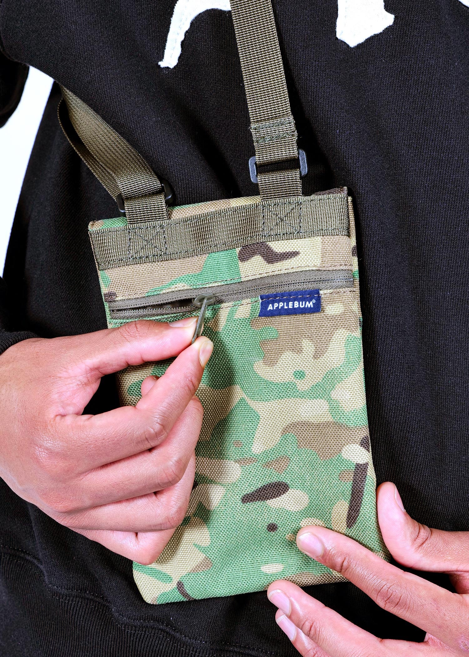 Camo Neck Pouch / 2521010