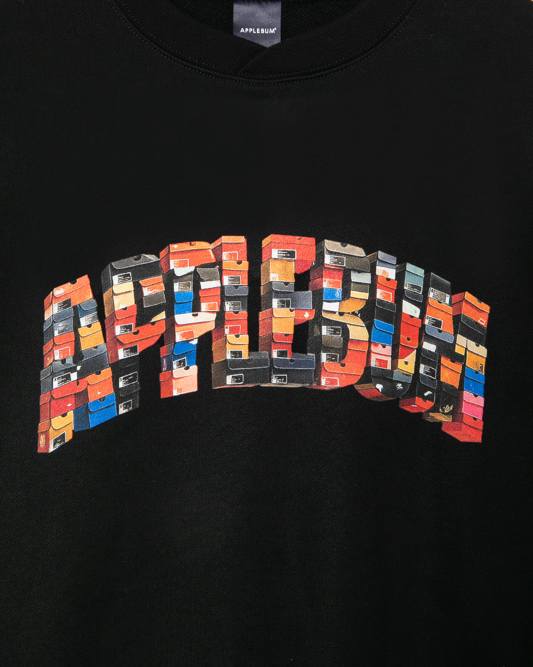 【2月販売予定】“K.B.A.S.” Logo Crew Sweat / 2610403